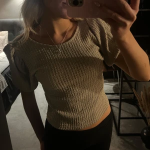 t-shirt - Jättefin t-shirt, knappt använd🩷🙏🏼
