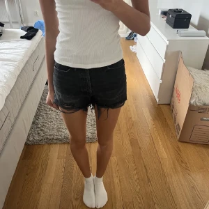 Svarta jeansshorts från Zara - Snygga svarta jeansshorts från Zara 🥰