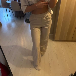 Byxor bikbok - Stolek XS