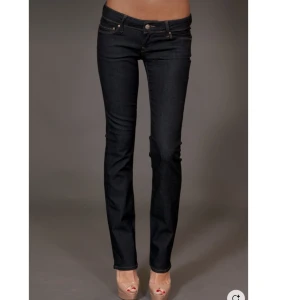 Skinny diesel jeans - Säljer dessa jättefina jeans från Diesel! De har skinny som modell och storleken är W24 L32. De är i mycket gott skick! Skriv om ni vill ha mer bilder eller har frågor 🫶