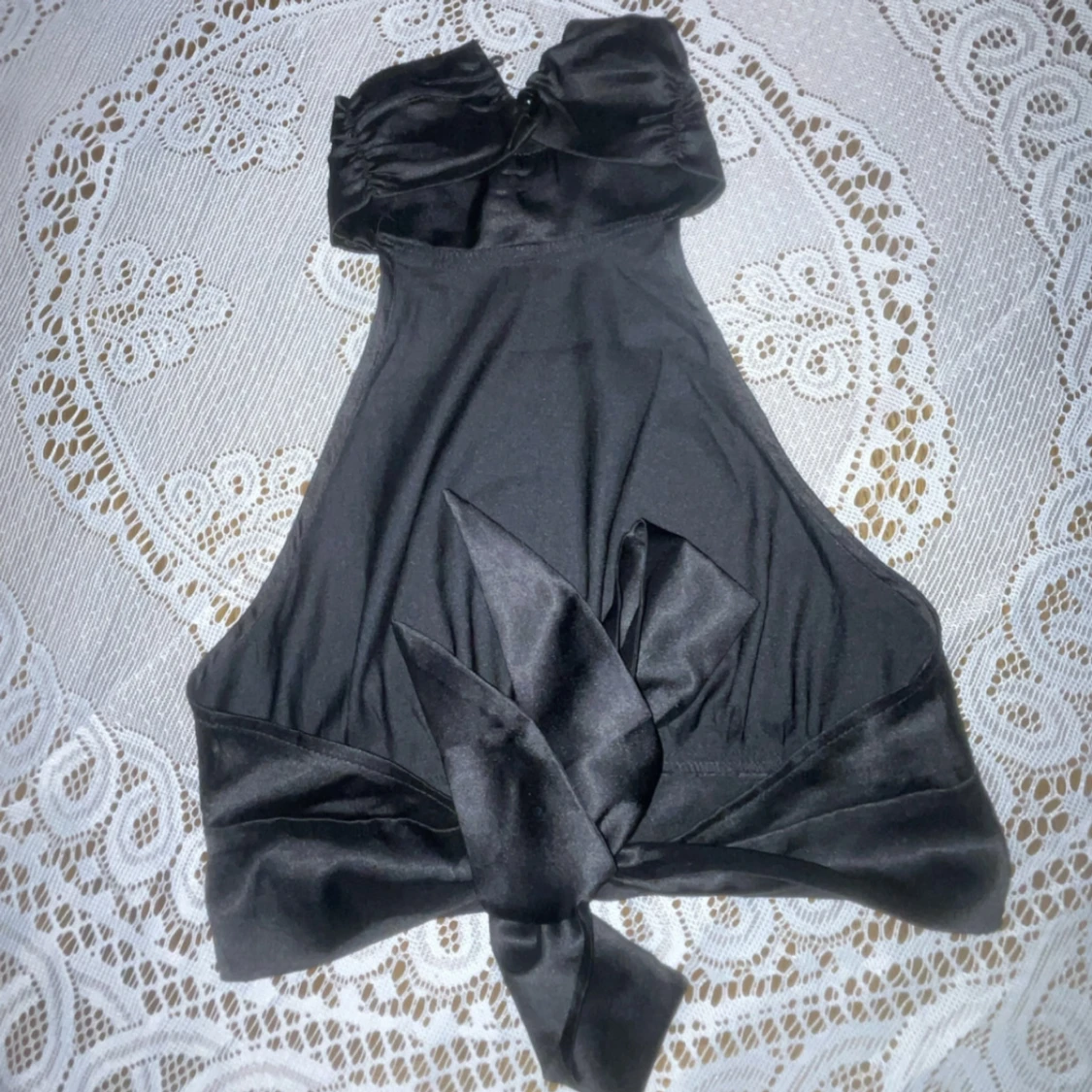 Svart axelbandslös topp - 91