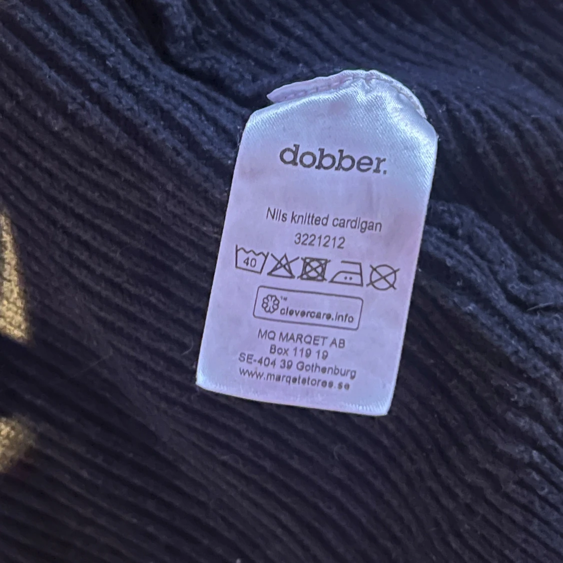 Svart stickad cardigan från Dobber - 92