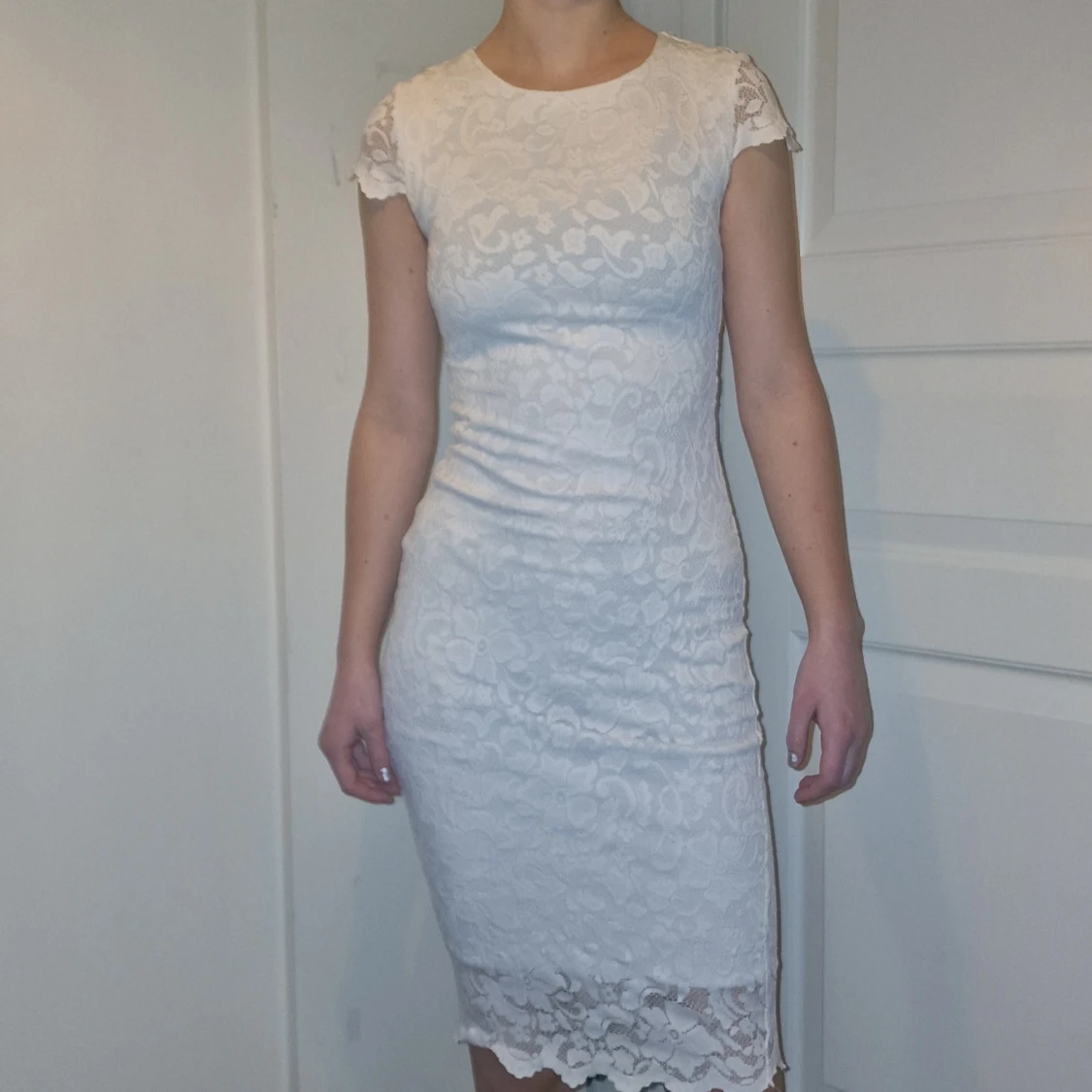 Vit spetsklänning - 90