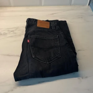 Levis jeans  - Levis jeans 70s High Slim Straight   Storlek: W26 L29 