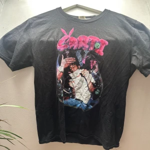Playboi Carti Graphic Tee - Playboi Carti ”ICON” Tisha i M.