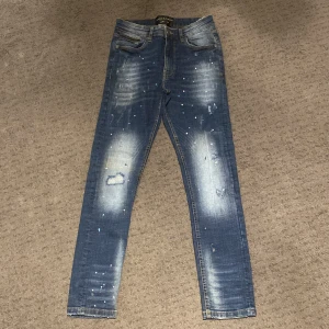 Jeans/ supply & demand - Jeans/ Ny skick, nästan aldrig använda, pris hackat i sten, fraktas redan samma dag  ( finns i flera storlekar)🤝🙌