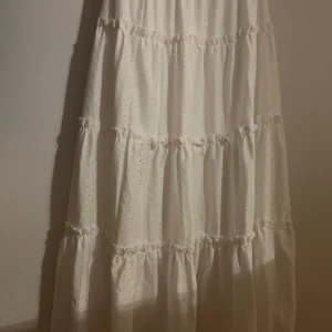 Långkjol - Fin långkjol som aldrig kommit till användning 