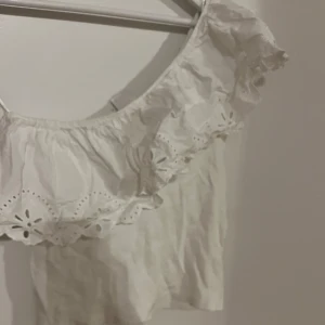 Zara topp - Knappt använd i storlek 164 men passar i S