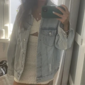 Jeans jacka  - Så snygg jeansjacka från PULL&BEAR ❤️‍🔥 