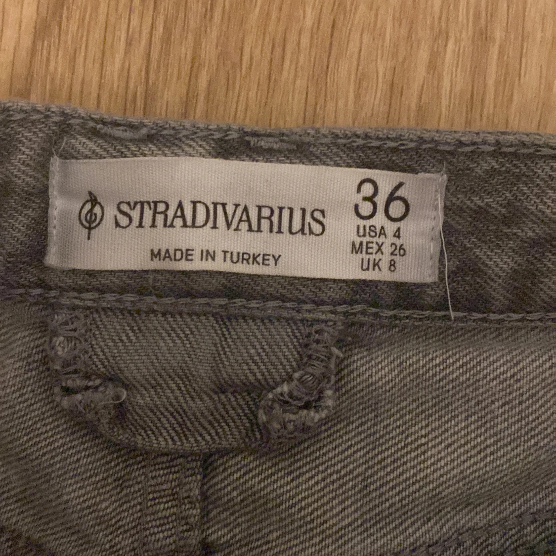 Grå jeansshorts från Stradivarius - 90