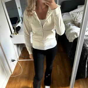 Juicy zip hoodie - Verkligen så fin zip hoodie från juicy couture 🤍 jättemysig och passar till allt