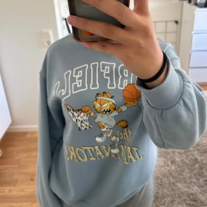 Hoodie - Aldrig använt,  frakt ingår i priset!