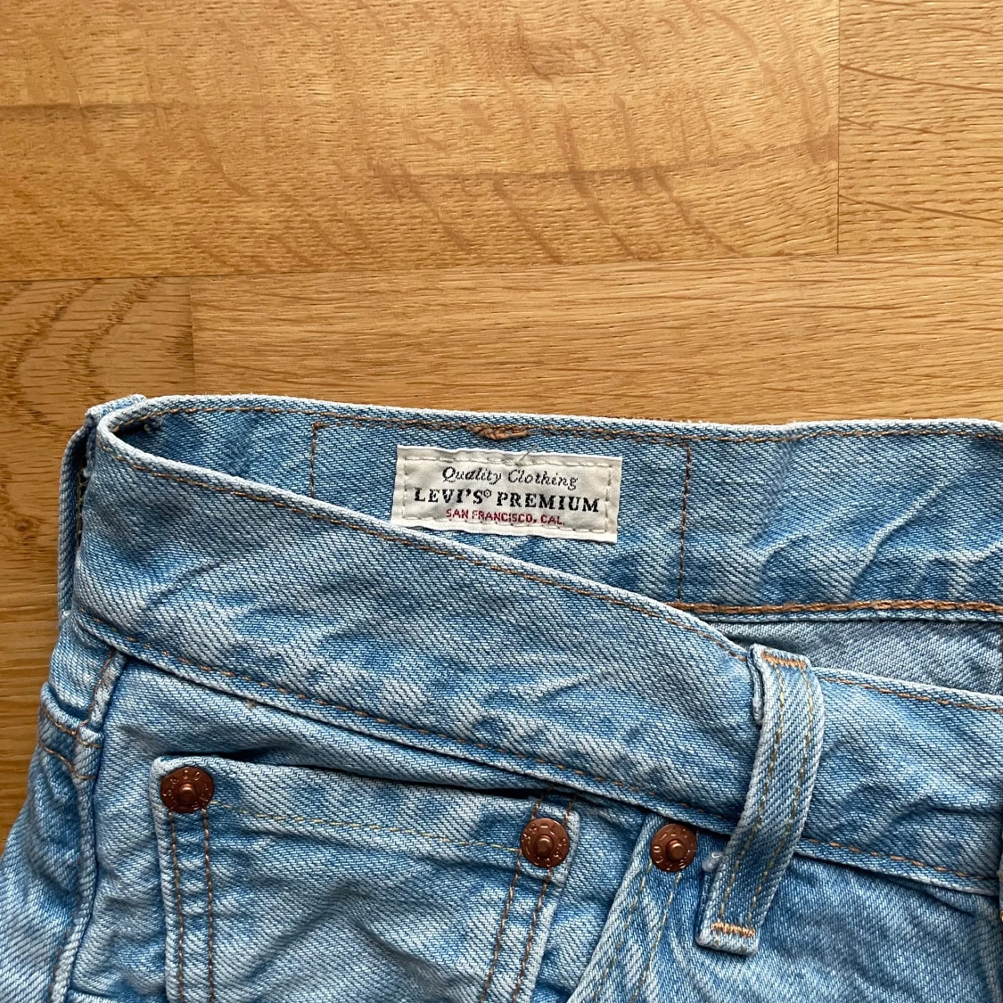 Levis 501 jeans i ljusblå denim - 93