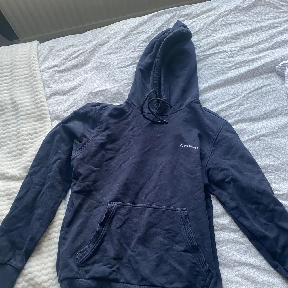 Fin Calvin klein hoodie i nyskick. Stl M. Hoodies.