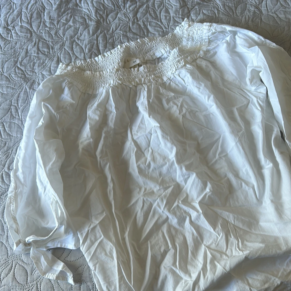 Vit off shoulder blus!  - 91