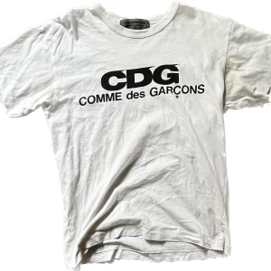 CDG t shirt  - Bra kvalitet Bra kondition CDG t shirt änvand men bra 