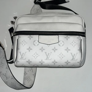 Vit liv väska - Vit liv väska topp skick pris kan diskuteras 