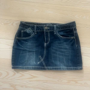 jeanskjol - Jeanskjol i storlek S, superfin men säljer då den inte kommer till användning🤍