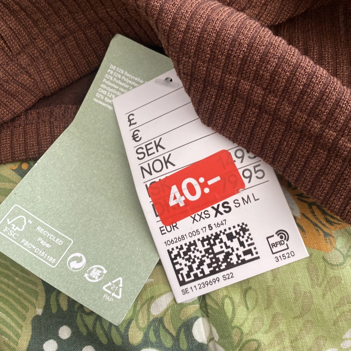 Brun ribbad linnetopp - 91