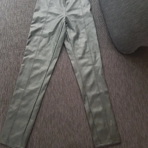 Skinbyxor - Skinbyxor från ginatricot