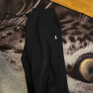 Polo byxor  - Polo byxor i bra skicka 