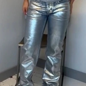 glitter jeans  - använder ej( möts ädas up❗️ om du vill jag ska frakta så kostar det dubbelt.)