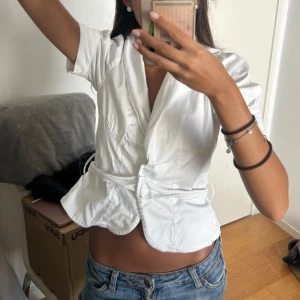 Topp/kofta - Så nice topp som man kan knäppa upp