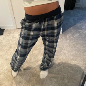 snygga mjukisbyxor  - säljer dessa då de ej kommer till användning 