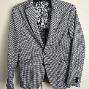 Zara Man - Kavajen har använts men är i bra skick, inget tecken på slitage