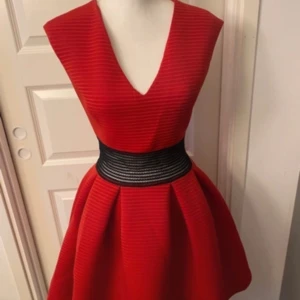 Klänning oanvänd - Oanvänd, medium