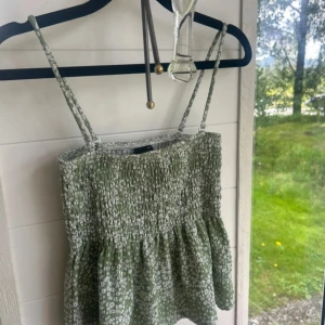 Linne  - Fint linne men som inte kommer till användning, knappt använda  Nypris 300🥰