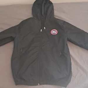 Säljer en canada goose sommarjacka - Storlek S  Pris:299  Nytt skick