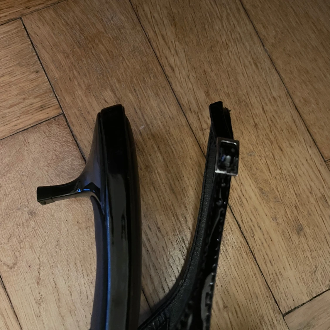 Svarta pumps med spetsig tå - 91