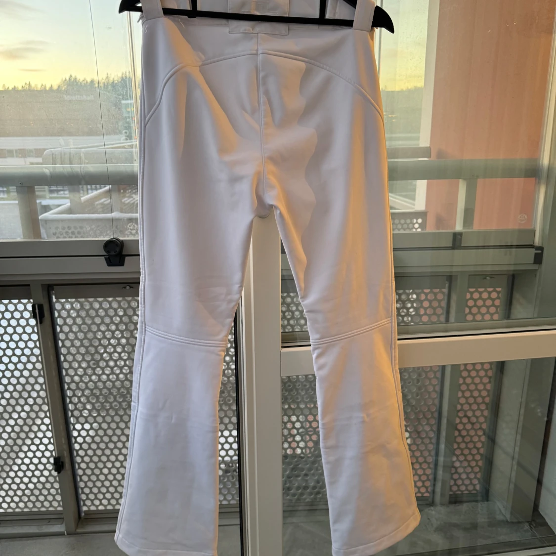 Vita skidbyxor från J.Lindeberg - 90