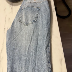 Jeans från zalando - Straight leg jeans köpta från zalando i storlek 44. Endast använda någon gång🙂