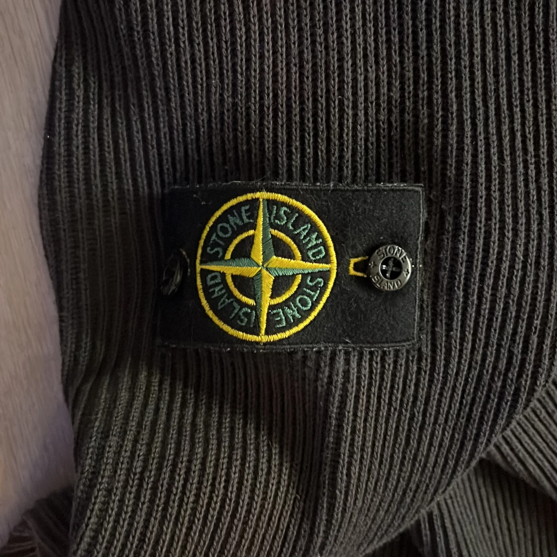 Svart ribbad jacka från Stone Island - 92