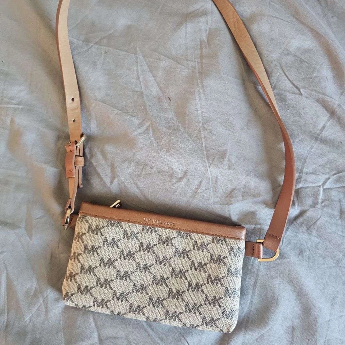 Beige och brun axelväska från Michael Kors