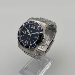Longines Hydroconquest Automatic - • Modell: Longines Hydroconquest Automatic  • Storlek: 41mm • Referens: L36424966 • År: 2017 • Skick: Bra • Medföljer: Fullset med extra gummiband 