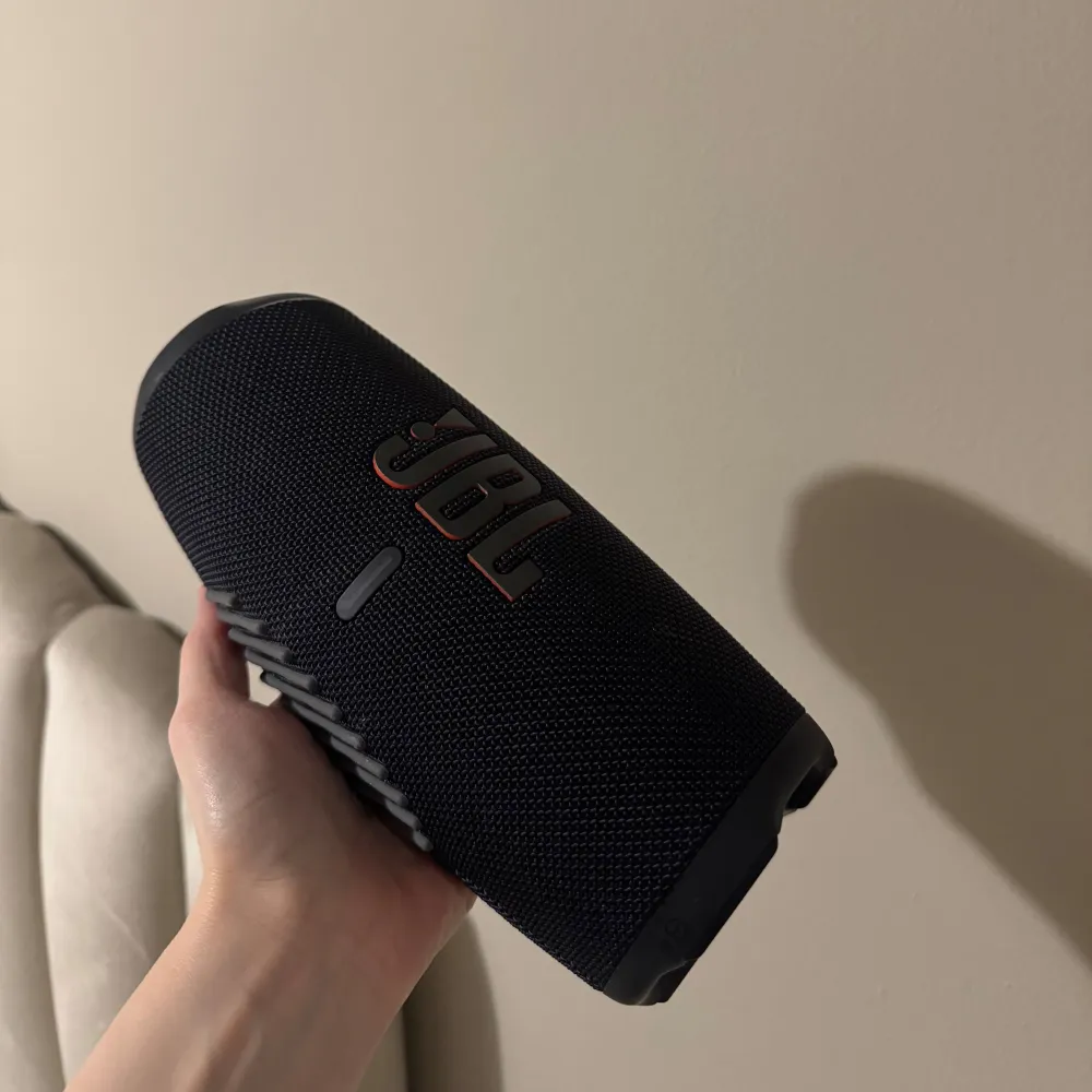 Fick present kommer inte till användning därför säljer jag den. Fick den för några månader sedan. Ordpris 2000kr mitt Pris 1750kr. Muu.