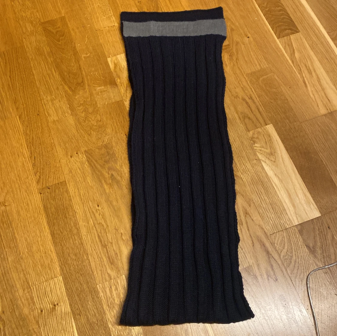 Svart ribbstickad halsduk från Replay - 91