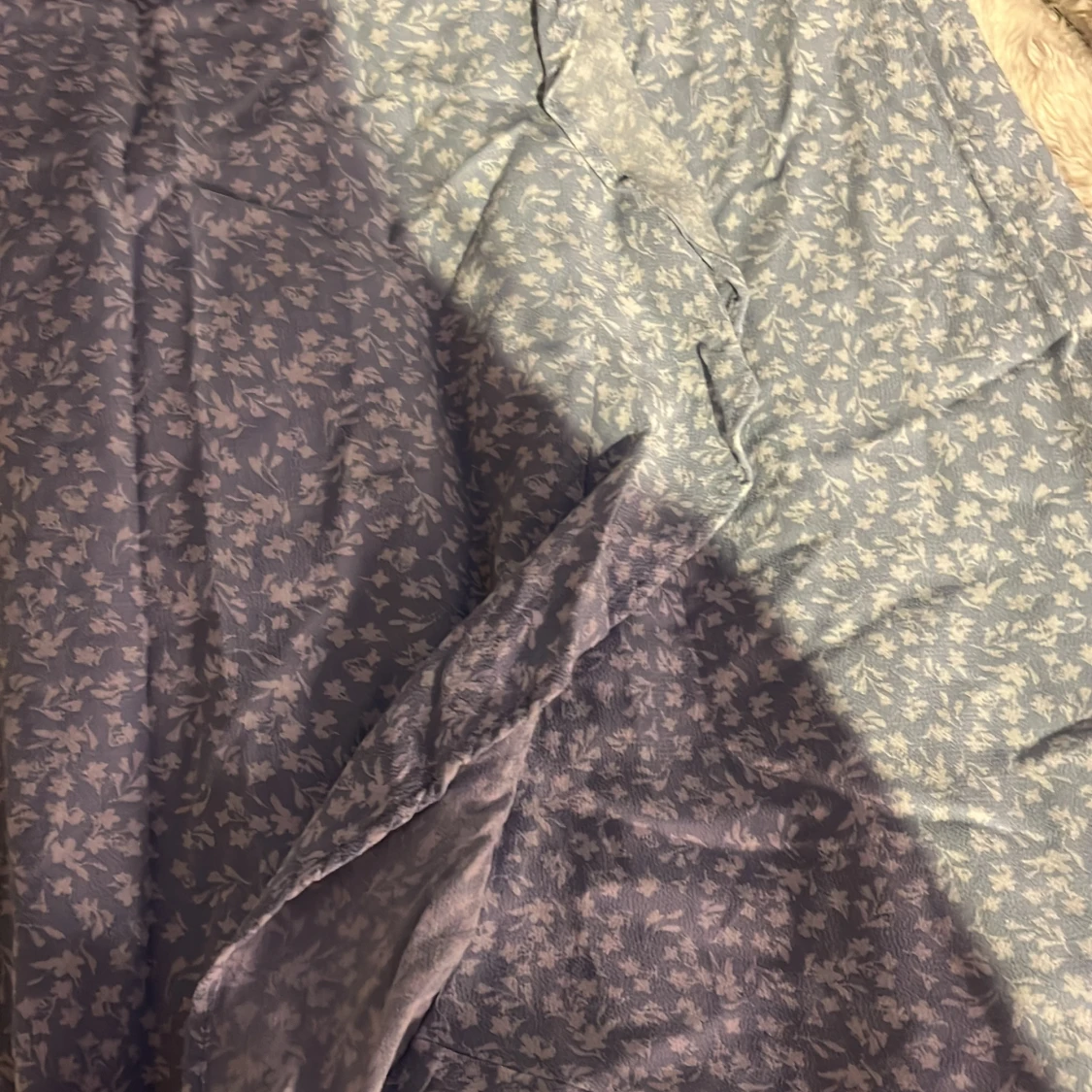 Blommig blå kjol  - 90