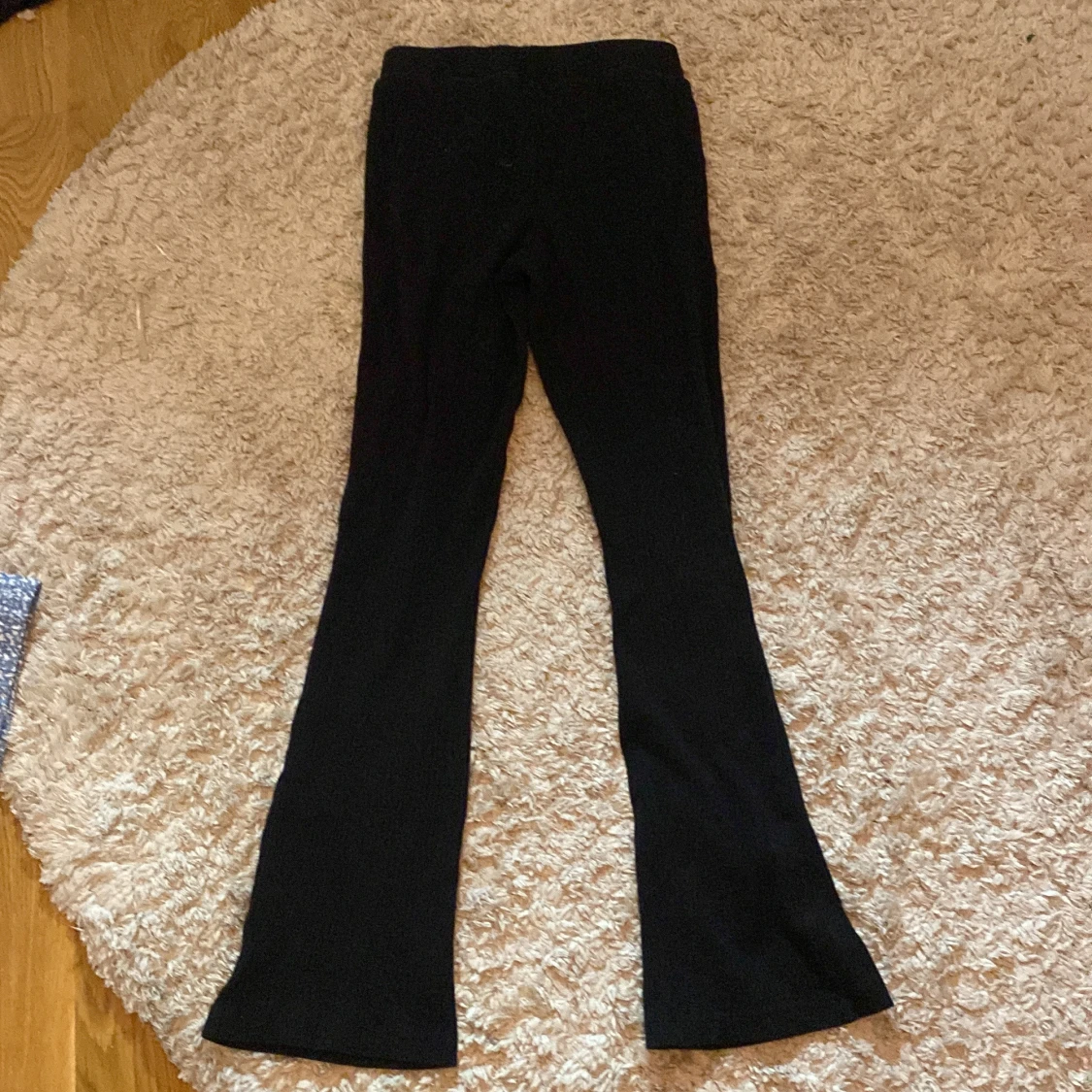 Svarta ribbade byxor från Ullared - 90