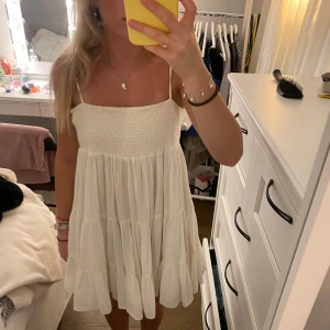 Vit sommarklänning - Superfin sommarklänning 💕💕Passar Xs-M