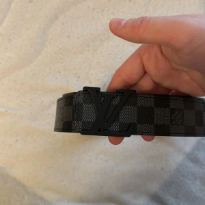 Rutigt bälte - Skriv vid intresse 