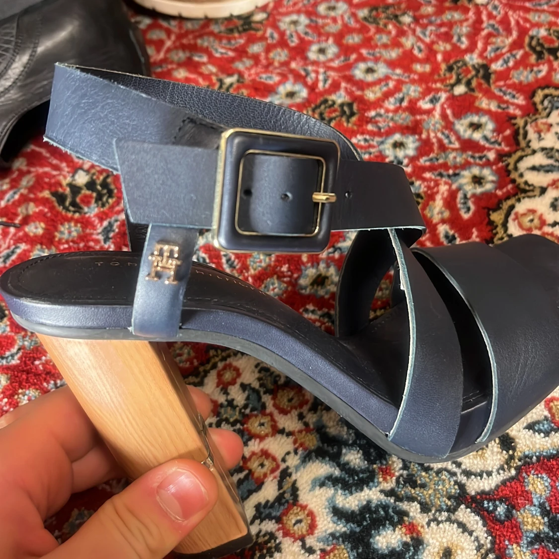 Svarta sandaler med klack från Tommy Hilfiger - 92