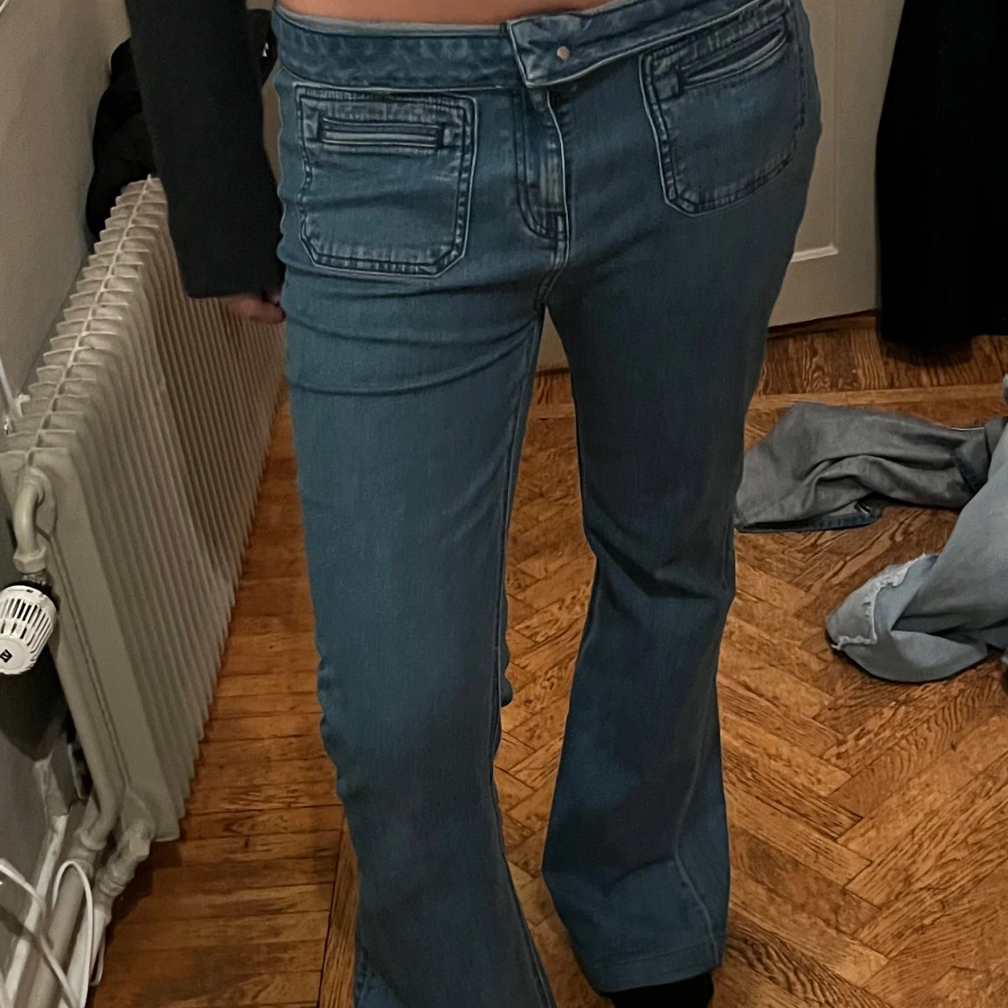 Blå bootcut jeans