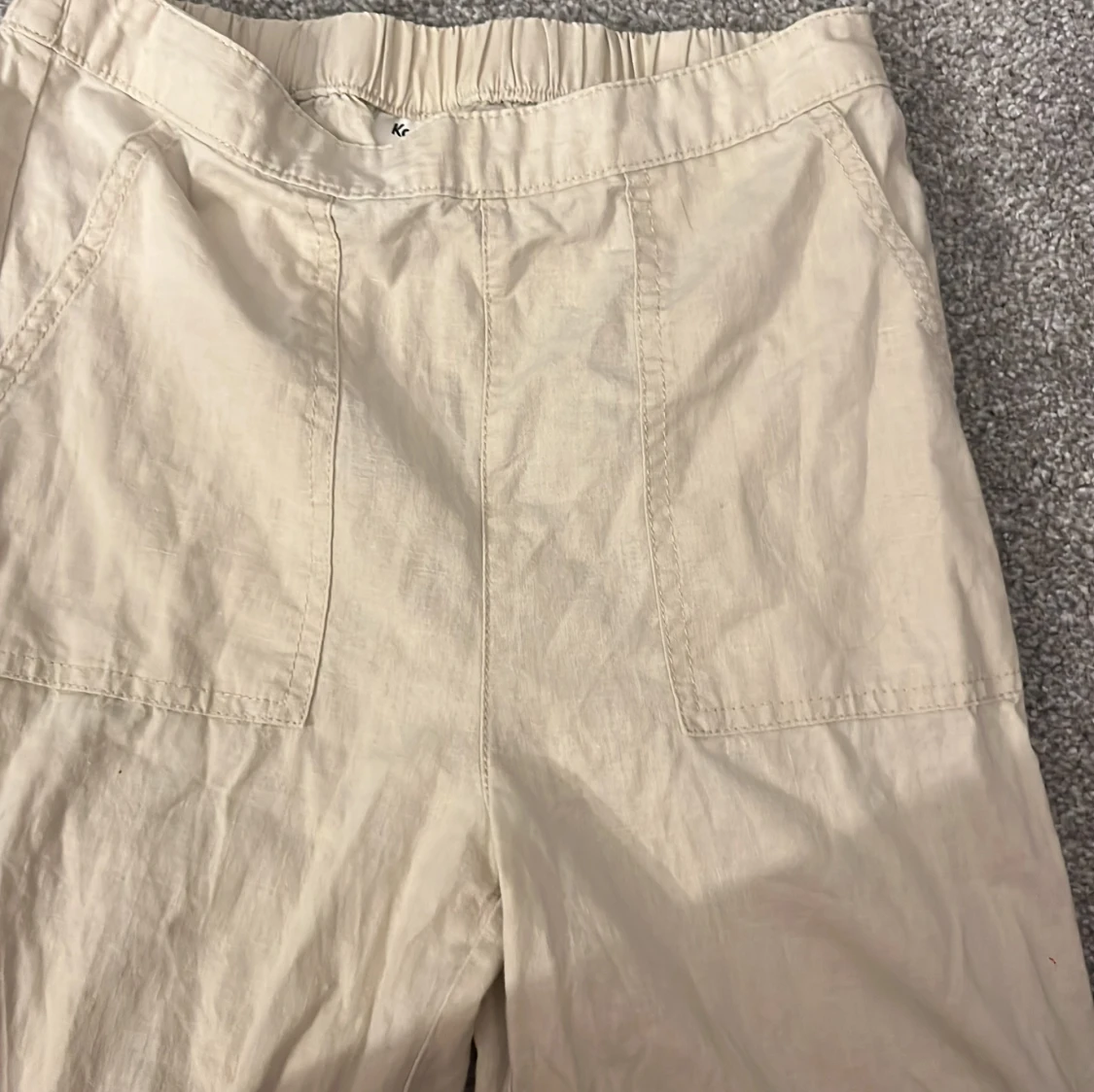 Beige byxor från Kappahl - 91