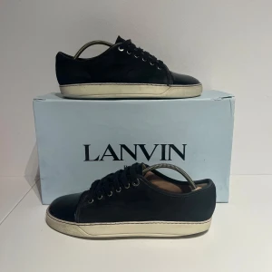 Lanvins sneaker - Lanvins Uk 6, Defekt under skon men lagad har satt i en helt ny sula dessutom, Finns mycket kvar att använda utav skorna 👟 