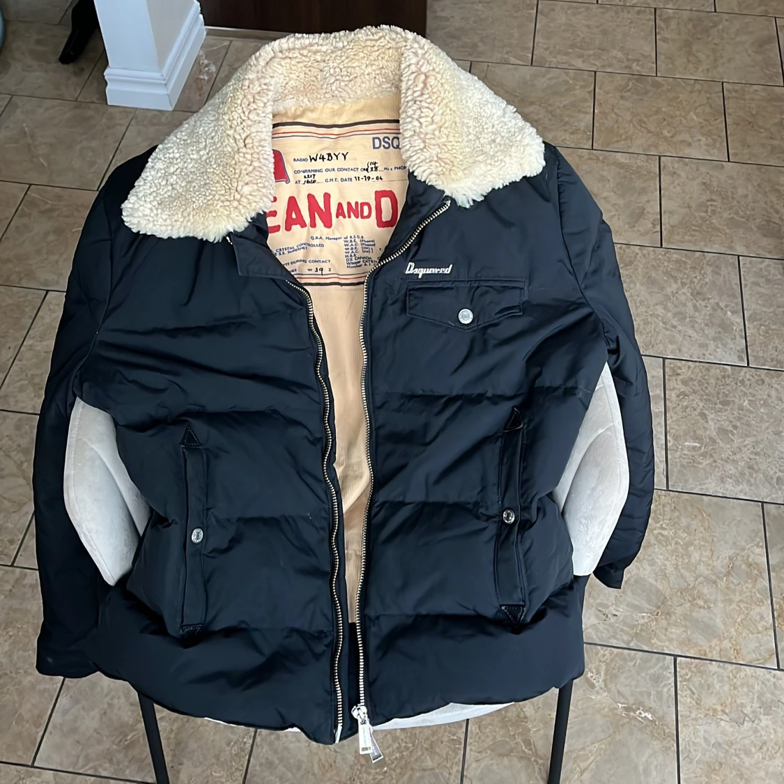 Svart pufferjacka från Dsquared2