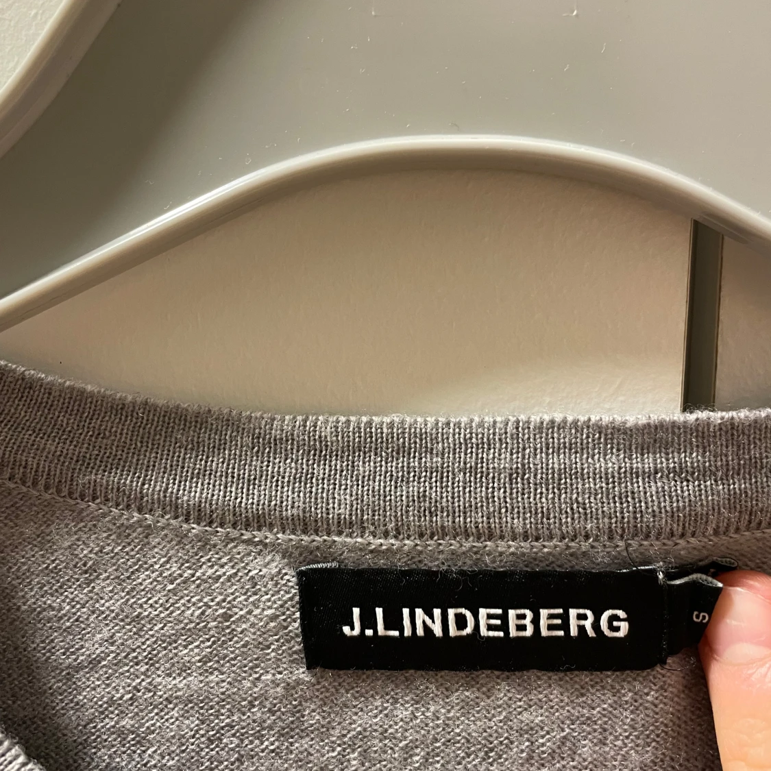 Grå tröja från J.Lindeberg - 92